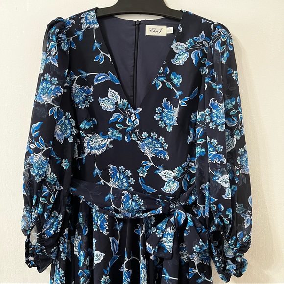 ELIZA J V Neck High Low Maxi - Picture 5 of 5